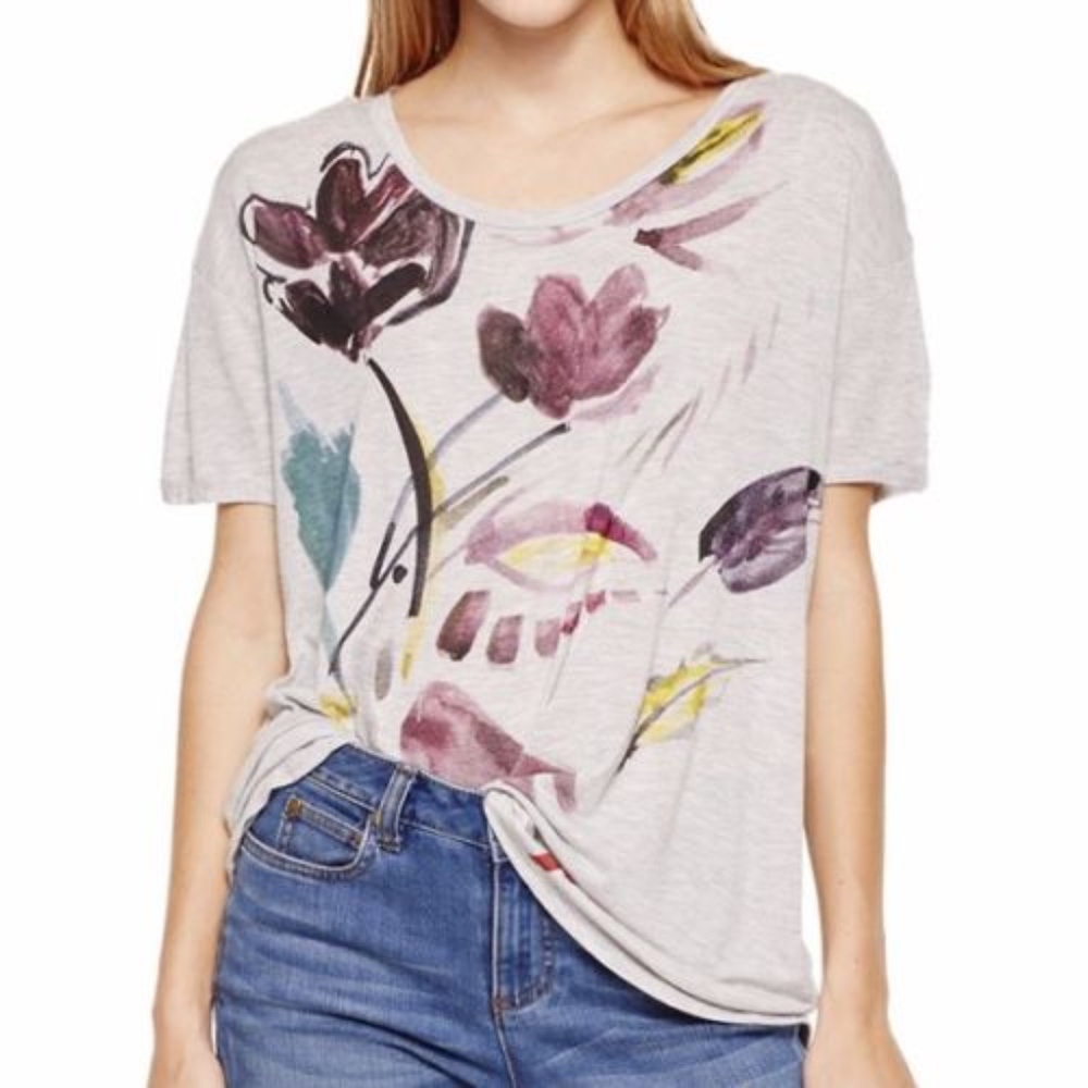 Gray tee with watercolor flower design - So Pretty